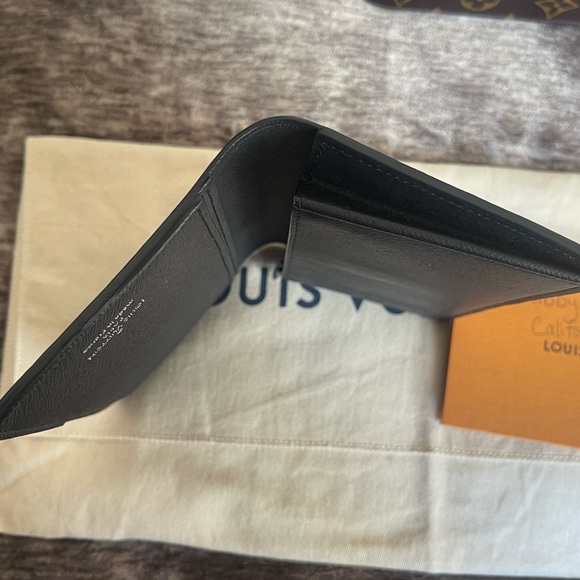 Authentic Louis Vuitton Brazza Wallet - Picture 7 of 13